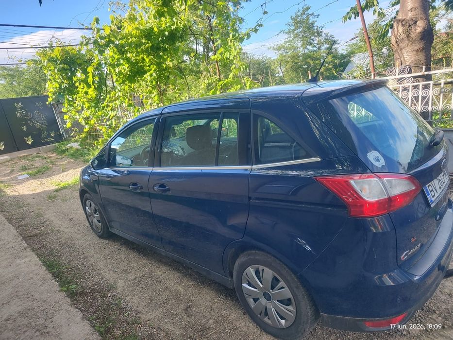 Vând Ford C-Max grande