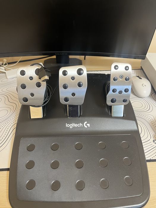 Volan gaming logitech