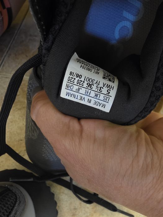 Маратонки Adidas Alphabounce номер 36