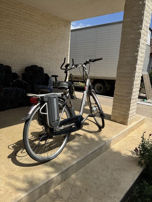 Bicicletă electrică Giant Twist, motor pe roata față, cutie Shimano Nexus 8 viteze, baterie Li-Ion