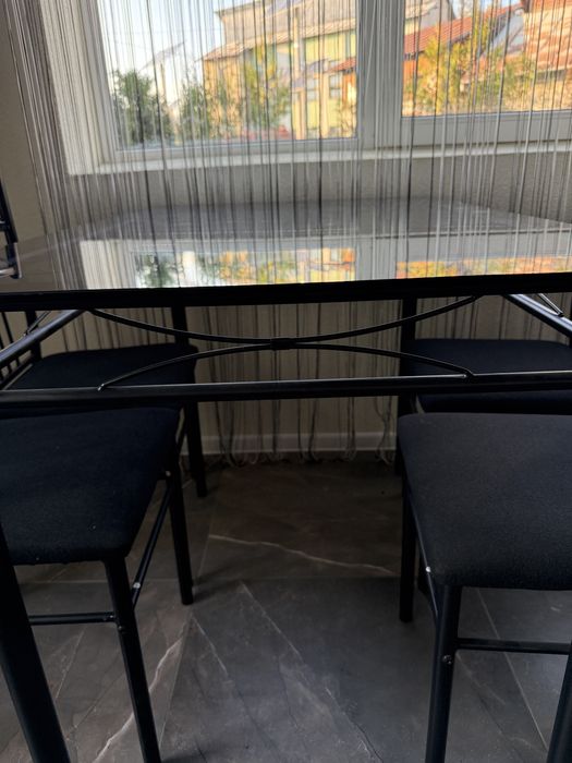 Set mobilier cafenea/bar – 7 mese + 28 scaune, stare foarte bună