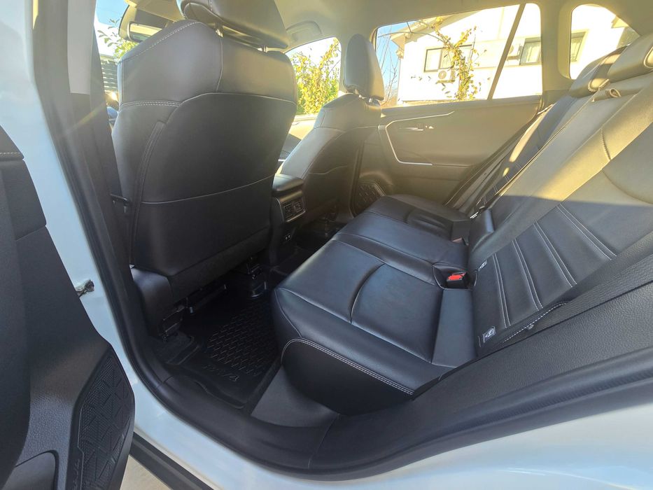 Vand Toyota RAV4 | Luxury | 4x4 | 2020 | Automata | PRIMUL PROPRIETAR
