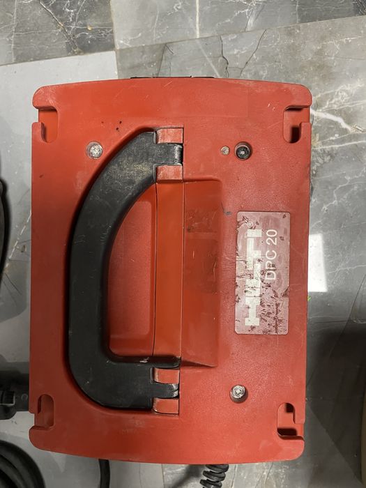 Hilti DG 150 и Hilti DPC 20-машина за шлифоване на бетон