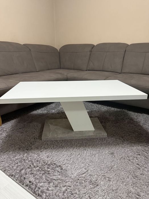 Холна маса - използвана,но в перфектно състояние