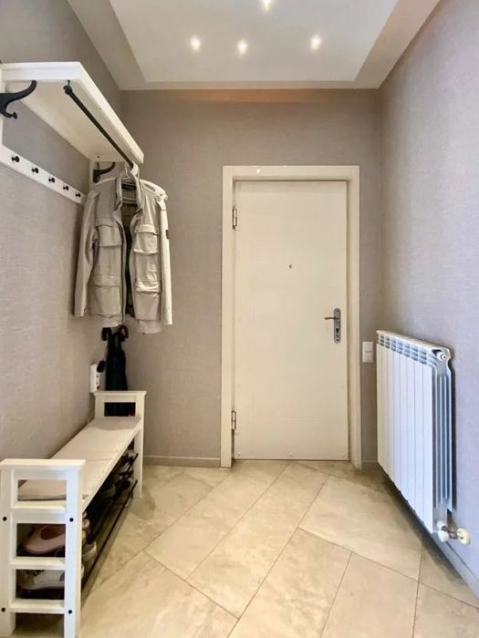 Продава се Тристаен апартамент в София, Сухата река - 90 кв.м за 1778 €/кв.м - Снимка #2