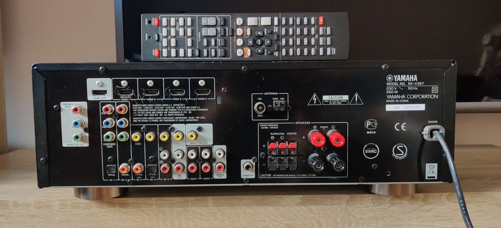 Yamaha RX-V367 receiver 5.1