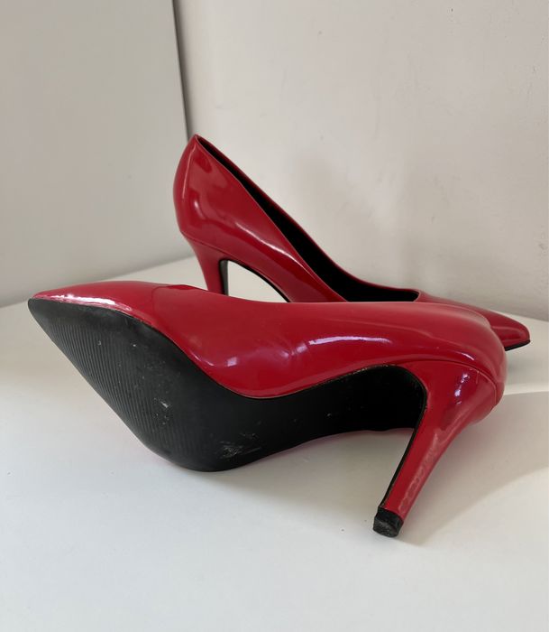 Pantofi lac cu toc, marimea 36