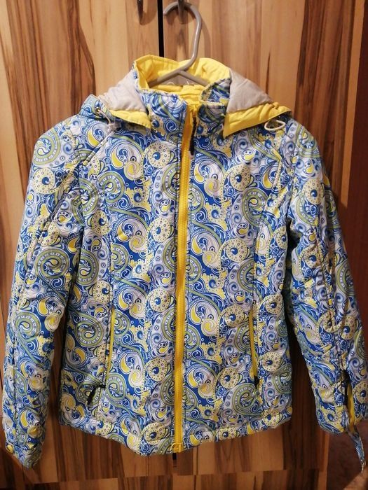 Продам курточки на весну