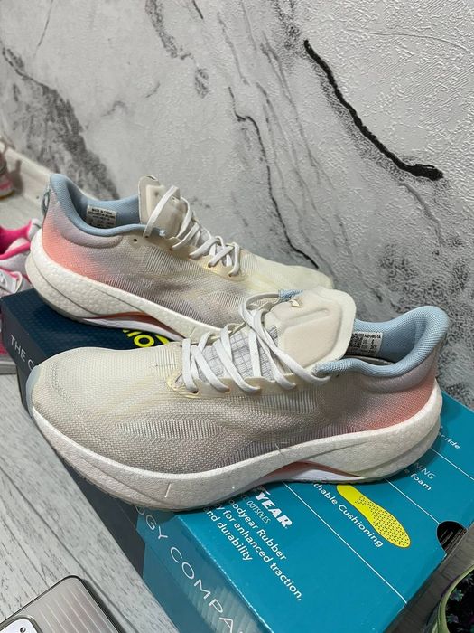 Женские кроссовки Li-Ning