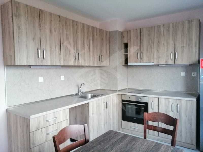 Дава се под наем Четиристаен апартамент в Пловдив, Христо Смирненски - 120 кв.м за 900 € - Снимка #1