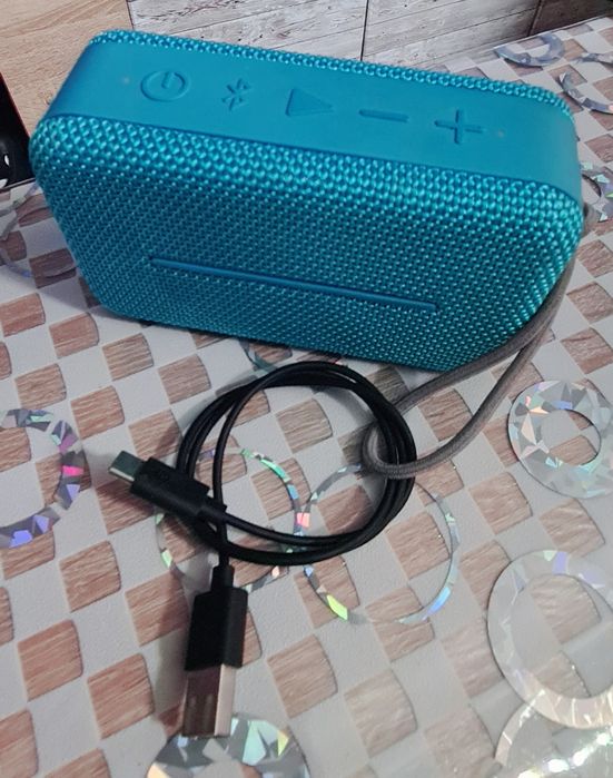 Mini boxă bluetooth pe acumulator, card 8Gb inclus