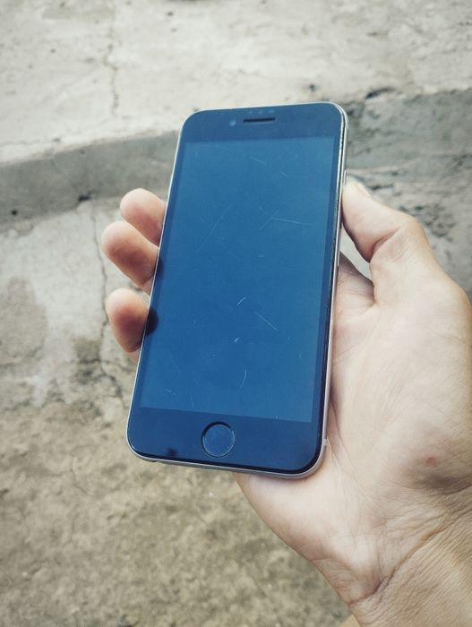 Продам iPhone 6s 64GB