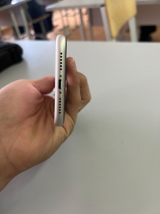 айфон 11 64 гб 72%