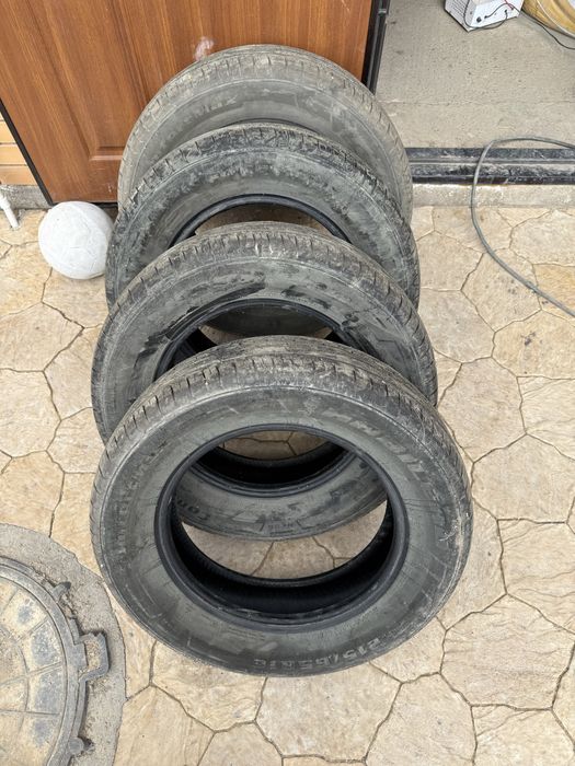 Резина 215/65/16 ездила 1 сезон