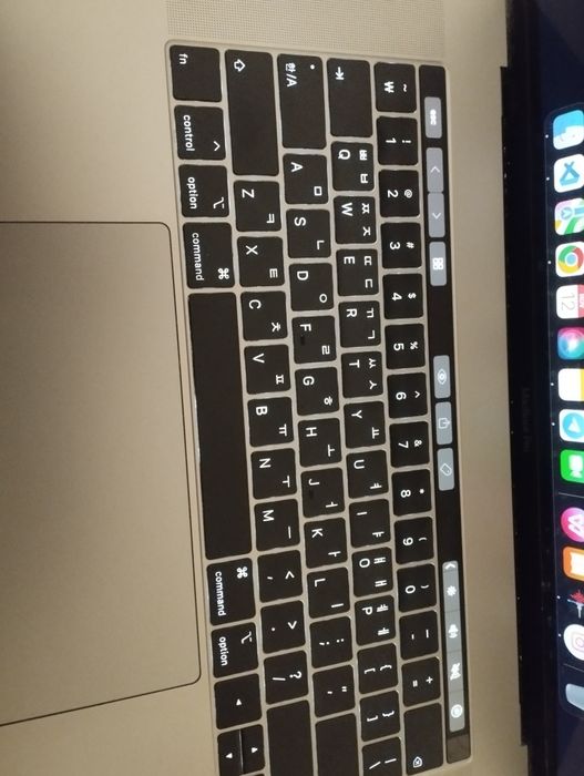 MacBook Pro 2018 16/256