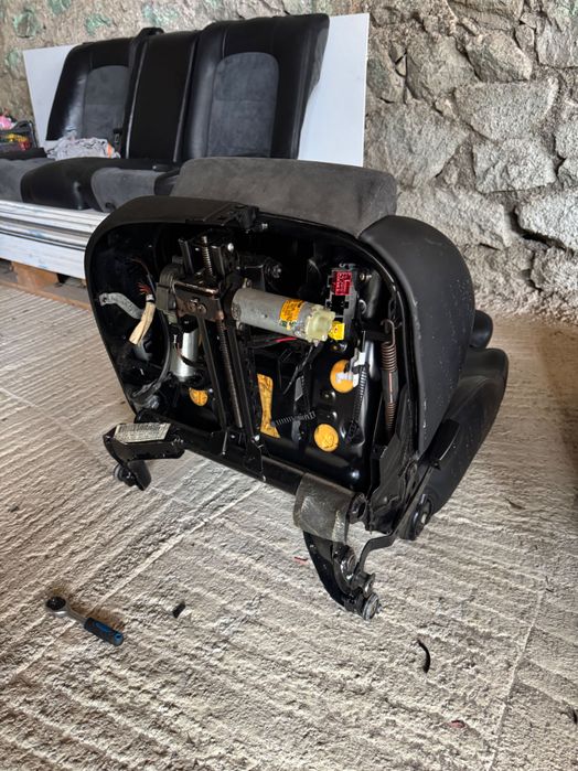 Салон за сеат леон 1м