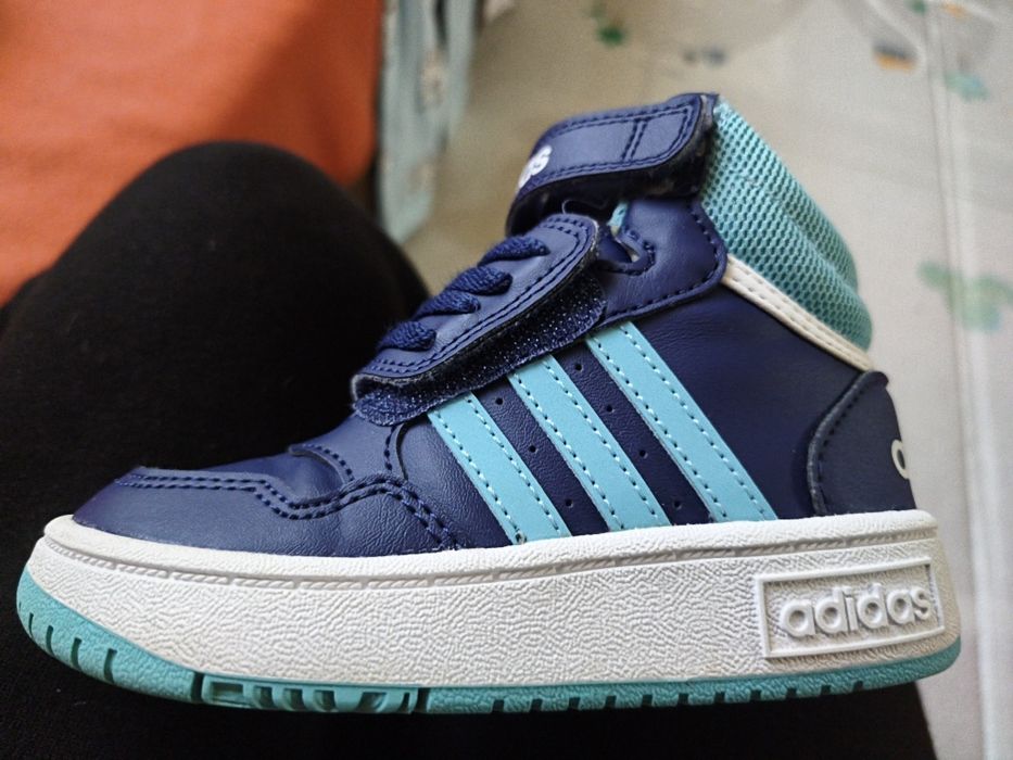 Оригинални детски маратонки марка adidas