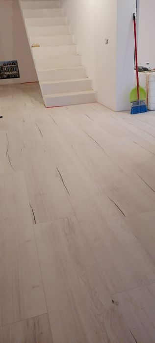 Servicii  de finisaje interioare