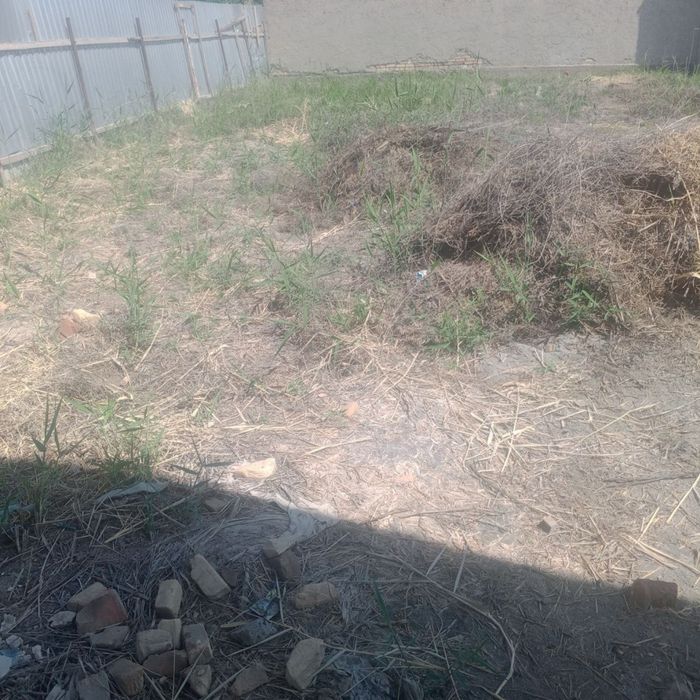 Hamma sharoitga ega 12 sotix yer sotiladi
