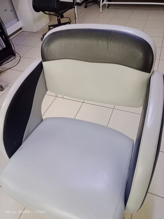 Продам парикмахерское кресло, 20тыс