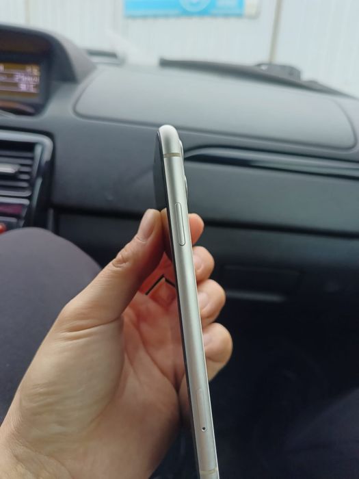 Айфон 11 64 гб.