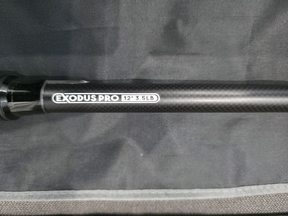 2бр Шаранджийски въдици Avid Exodus Pro 12ft 3.5lb и 2бр калъфи Nash.