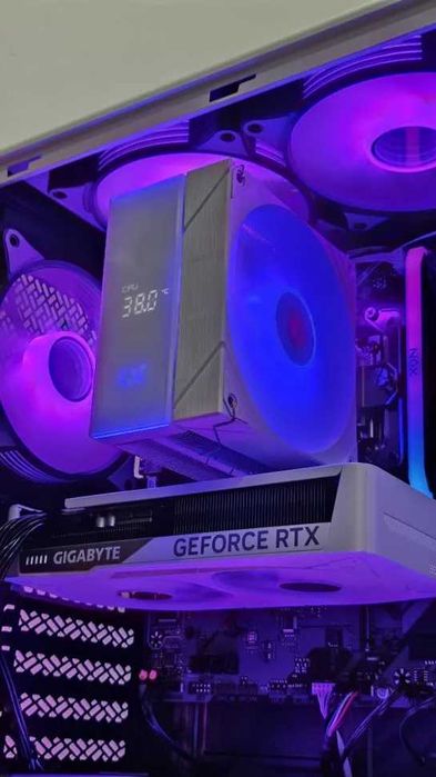 Ryzen 5-7500F/RTX 5060 8GB/RAM 32GB/SSD 1TB/Чисто Нов-Гаранция!