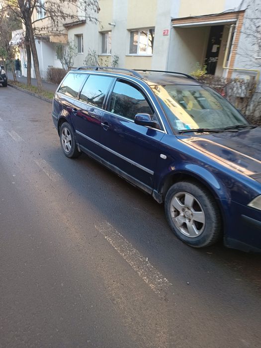 Vînd Volskwagen pasat din 2003