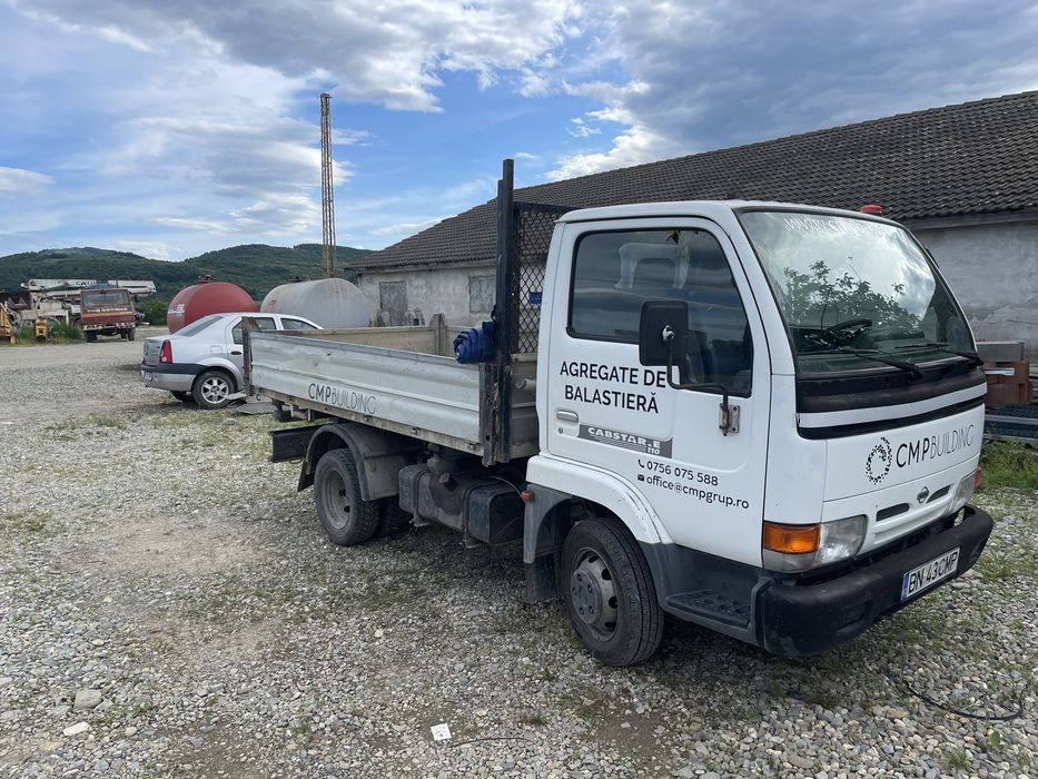 Camionetă Nissan cabstar