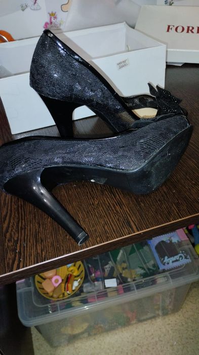 Продам новые туфли.