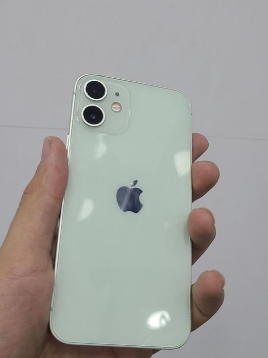 iPhone 12 mini ideal holatda
