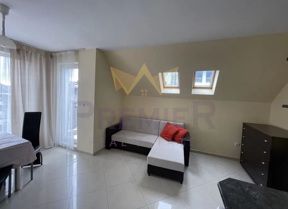 Дава се под наем Двустаен апартамент в Варна, Общината - 60 кв.м за 530 € - Снимка #3