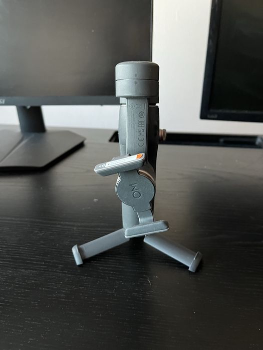 Gimbal/Stabilizator/Selfie Stick DJI Osmo Mobile 7 pentru telefon