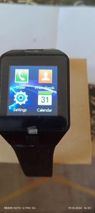 Продавам нов смарт часовник .