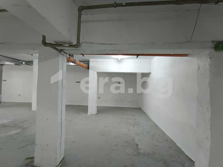 Закрито паркомясто в подземен паркинг в район"Погреби"