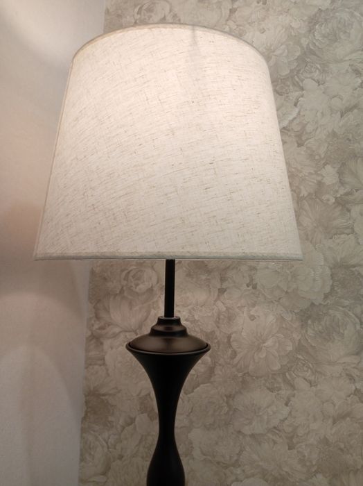 Продам новый торшер