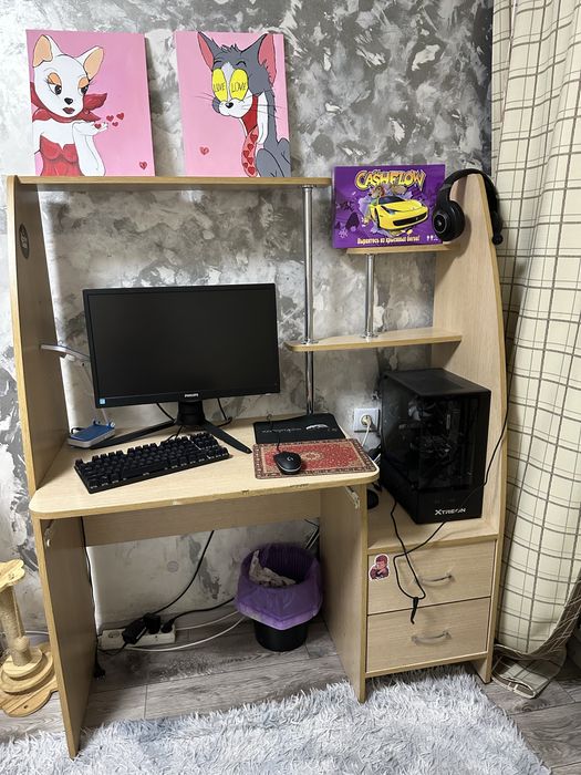 Отдам школьный стол