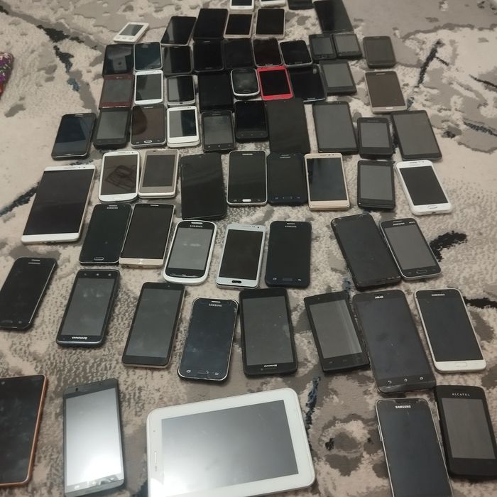 telefonlar  sotiladi