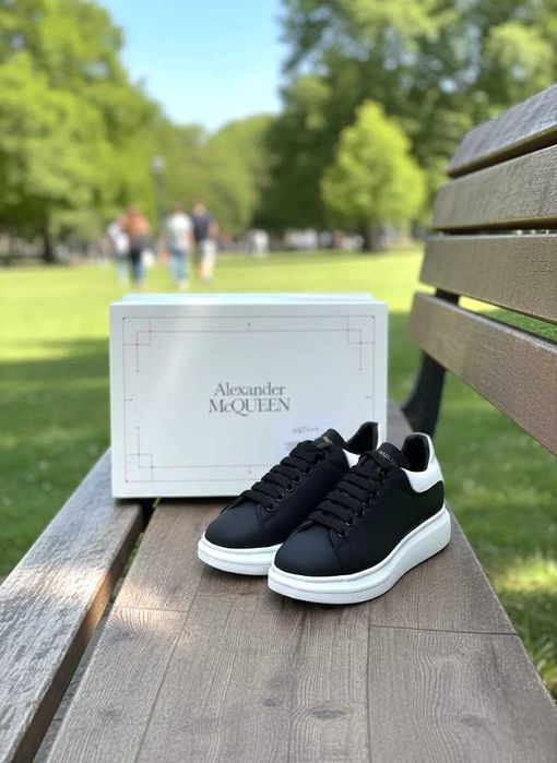 Adidasi Alexander Mc Q u e e n Negru-Alb - Full Box Piele