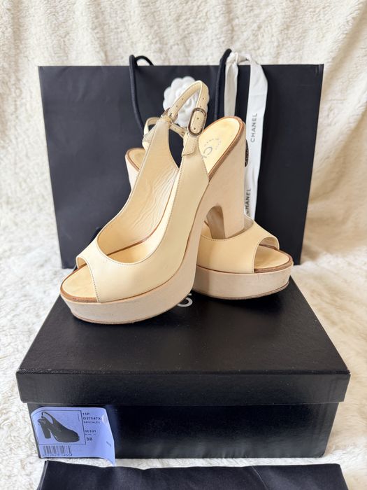 Sanda Chanel SS10