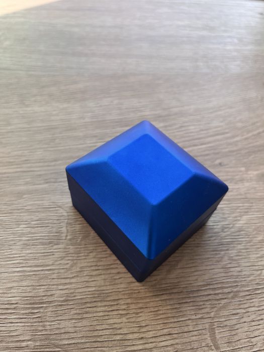 Золотая печатка новая