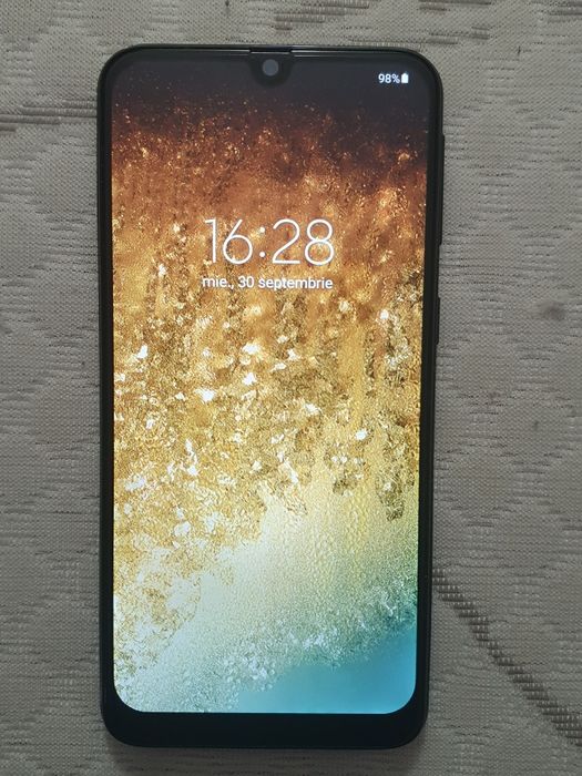 Tel. Samsung A40.