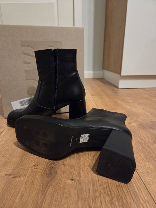Title: Vero Moda Black Natural Leather Heeled Boots – Like New | Cizme Vero Moda negre din piele naturală – Ca noi