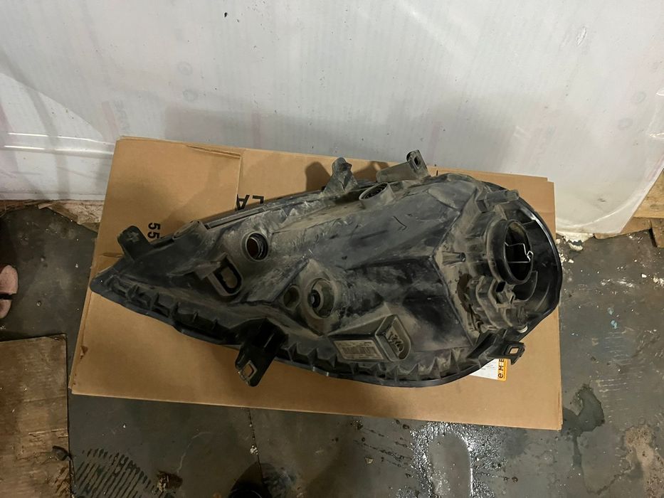 Фары на Рено Трафик