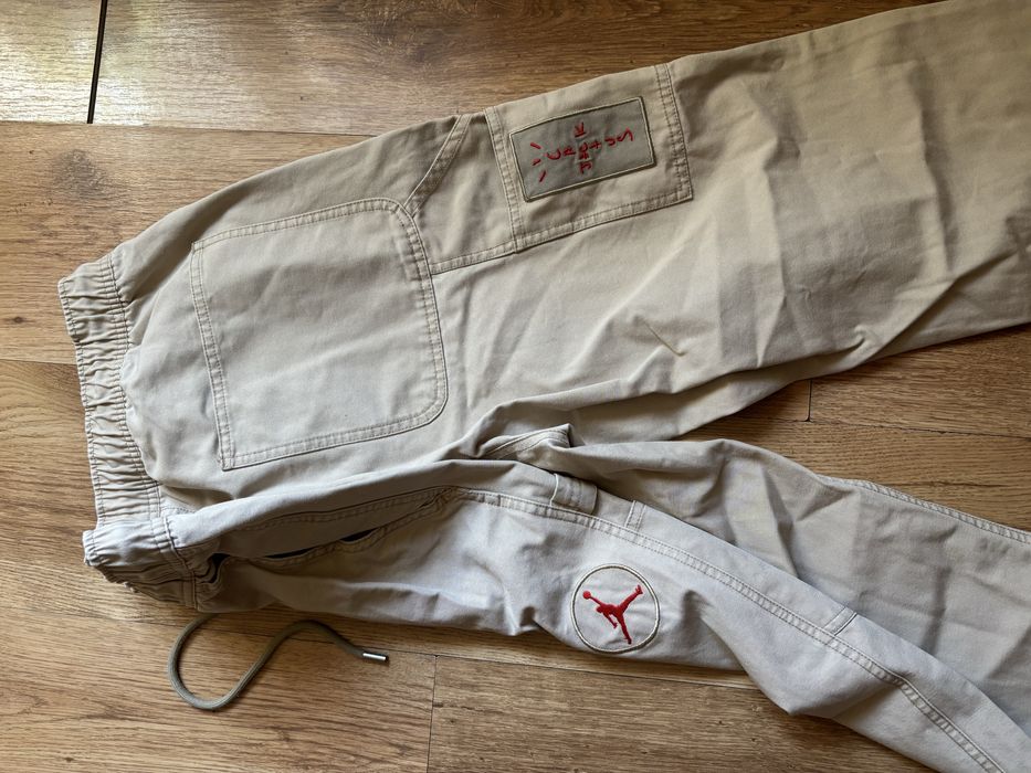Pantaloni Travis Scott x Jordan cargo Originali