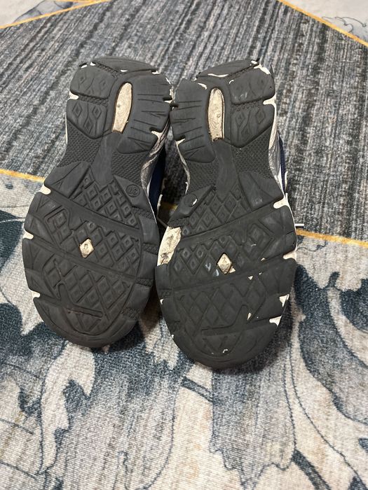 Продам кроссовки