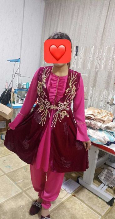 Безакли (тошли) бежирим аёллар либослари