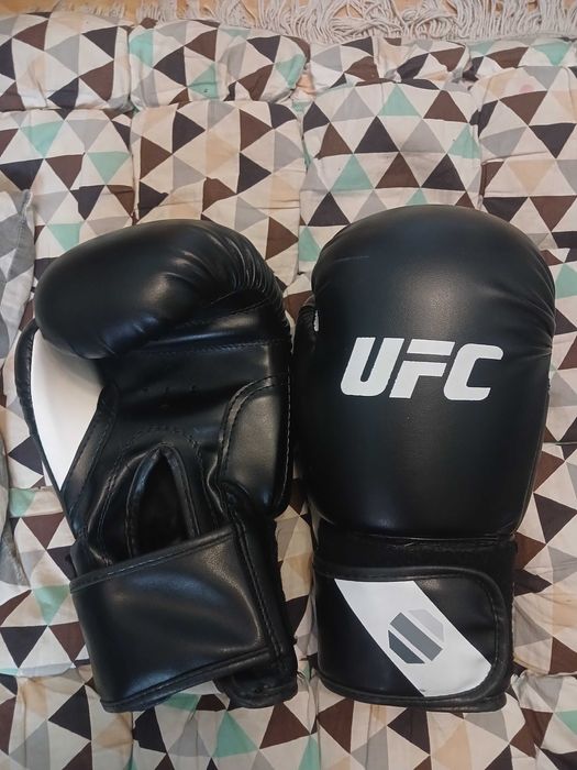 Перчатки боксерские