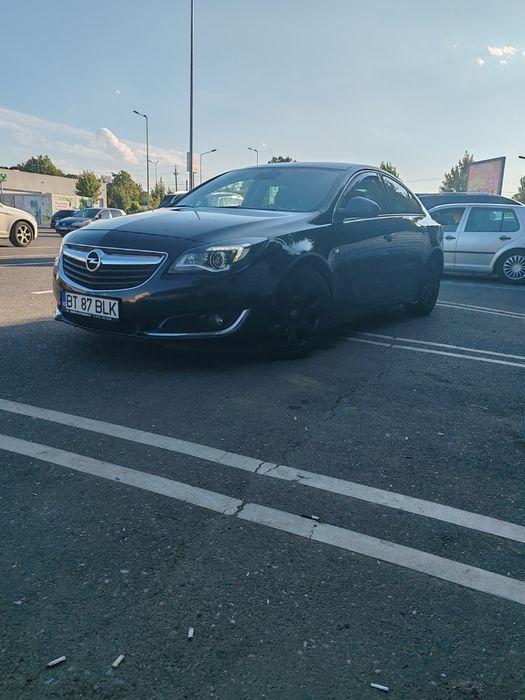 Vând Opel insignia