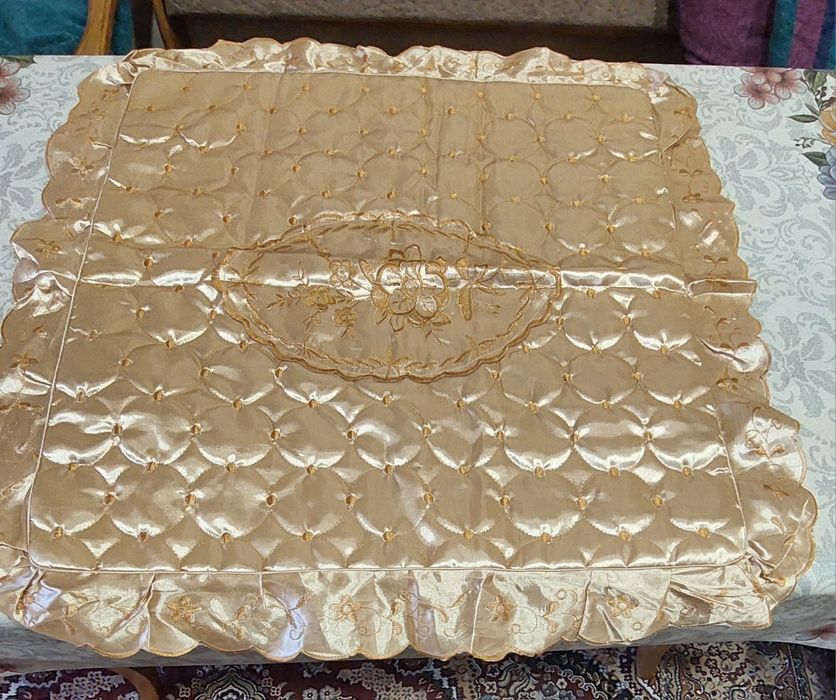Новый покрывало стёгонное вышатое